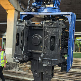 High-Speed Side Grip Pile Driver: 10 M/min Pile Lifting & Large 150L Fuel Tank